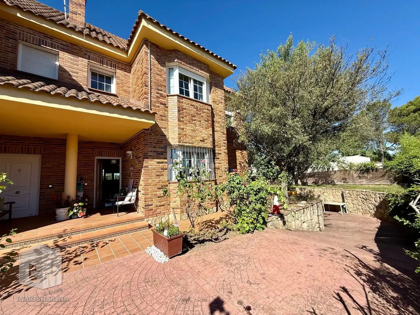 Vista exterior de Casa o xalet en venda en Villaviciosa de Odón amb Aire condicionat, Calefacció i Jardí privat