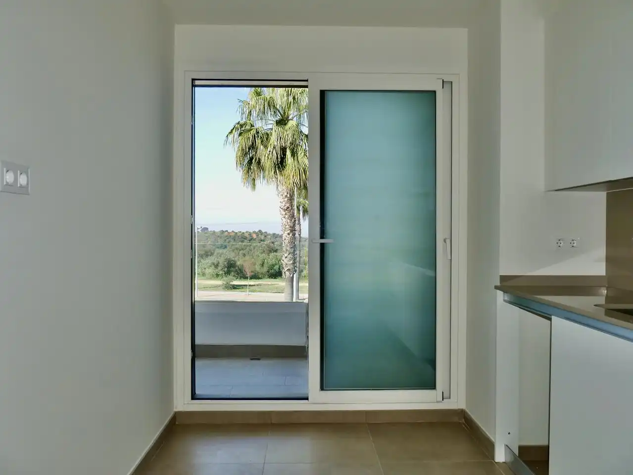 Flat for rent in Ángel Ojeda Avilés, Entrenúcleos