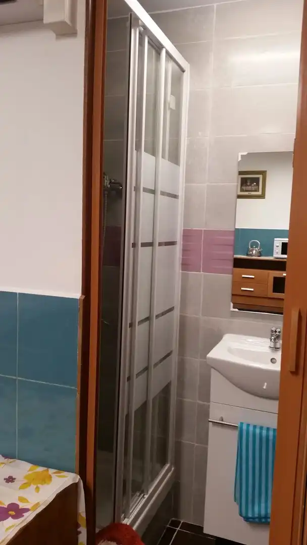 Bathroom of Flat for rent in Barcelona  with Air Conditioner, Heating and Washing machine