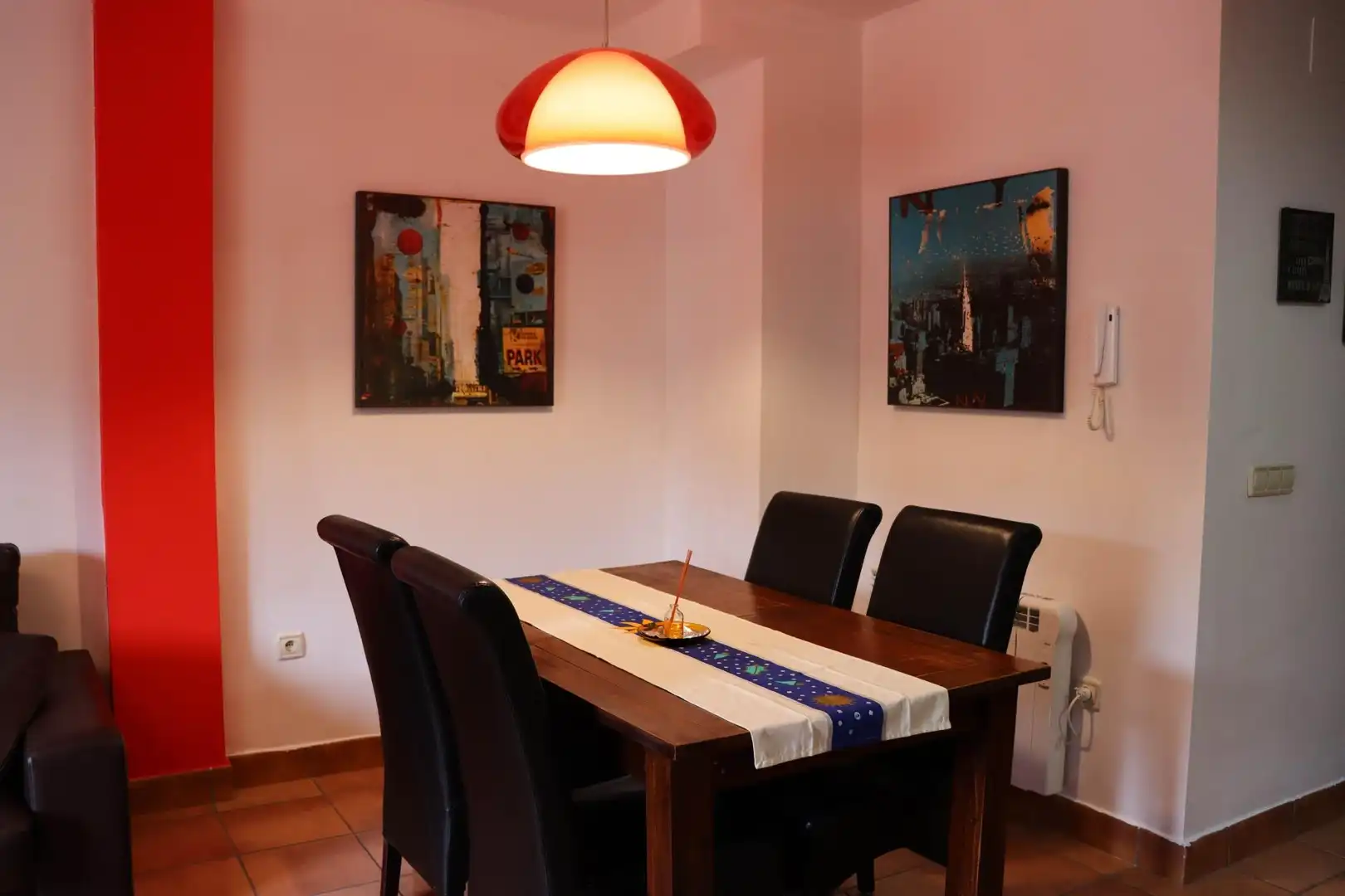 Comedor de Piso en venta en Camarena de la Sierra con Calefacción, Trastero y Amueblado