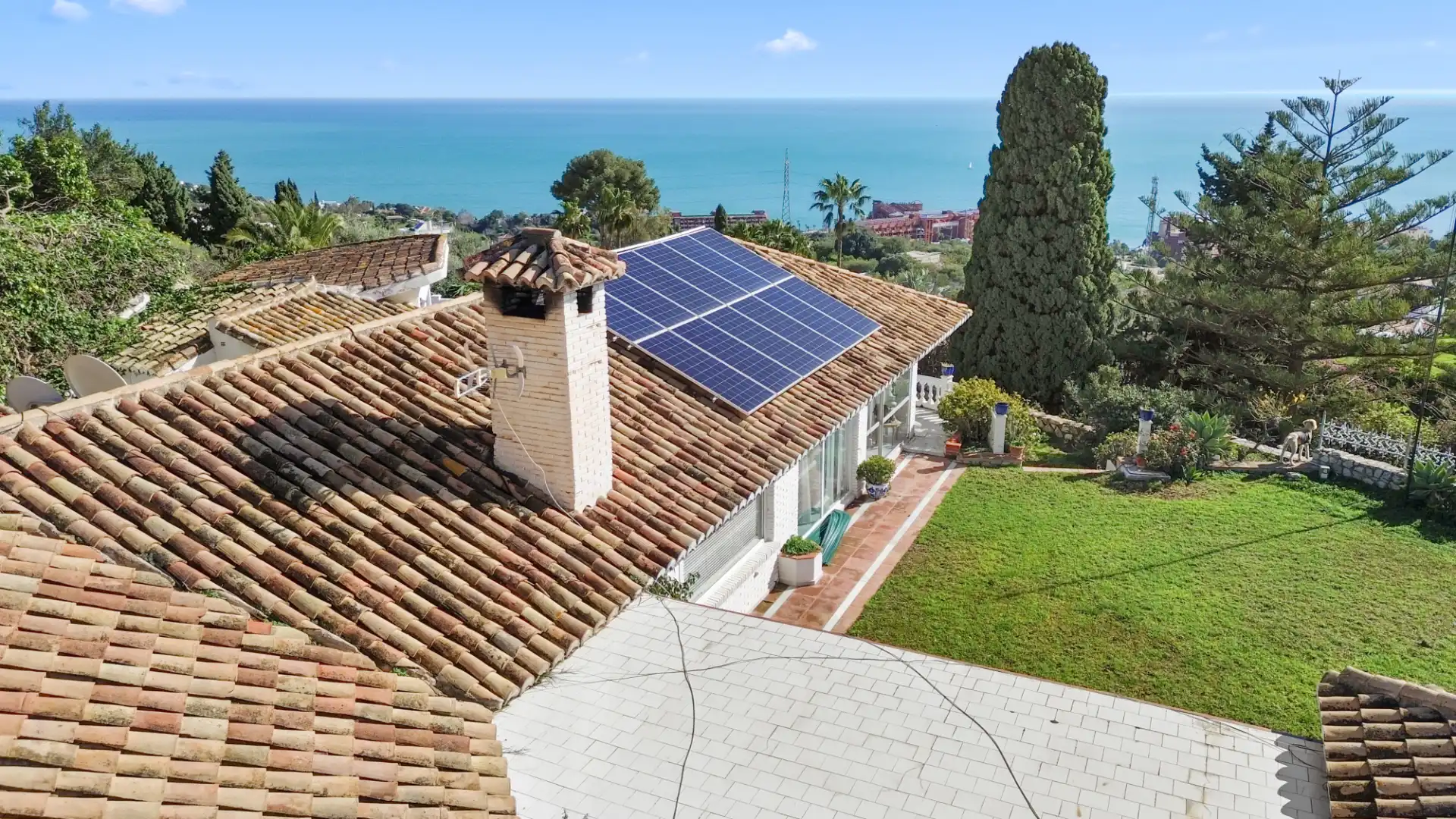 Vista exterior de Casa o chalet en venta en Benalmádena con Aire acondicionado, Jardín privado y Terraza