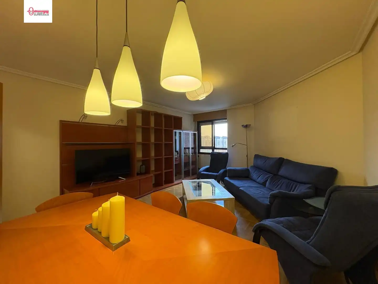 Sala d'estar de Pis en venda en Burgos amb Calefacció, Parquet i Traster