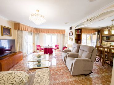 Piso con balcón en venta en Elche ciudad