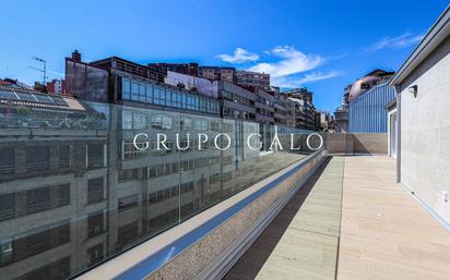 Vista exterior de Àtic en venda en Vigo  amb Terrassa, Piscina i Balcó