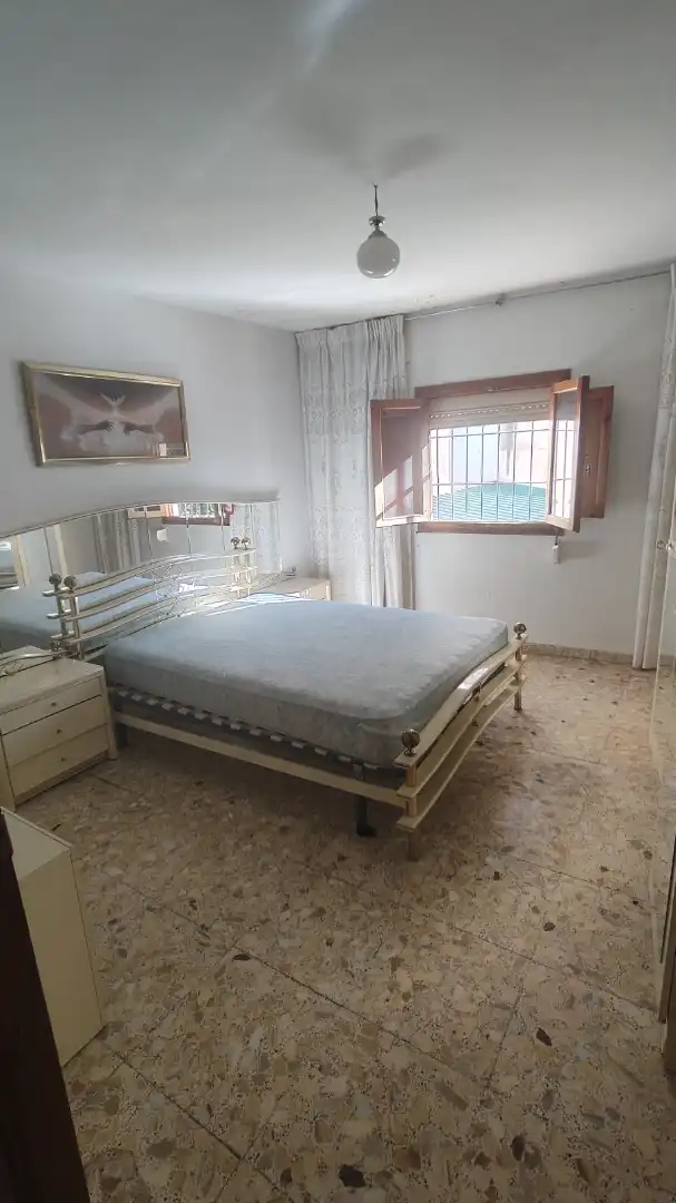Dormitori de Casa o xalet en venda en Baza amb Moblat