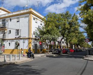 Exterior view of Flat for sale in  Sevilla Capital  with Air Conditioner