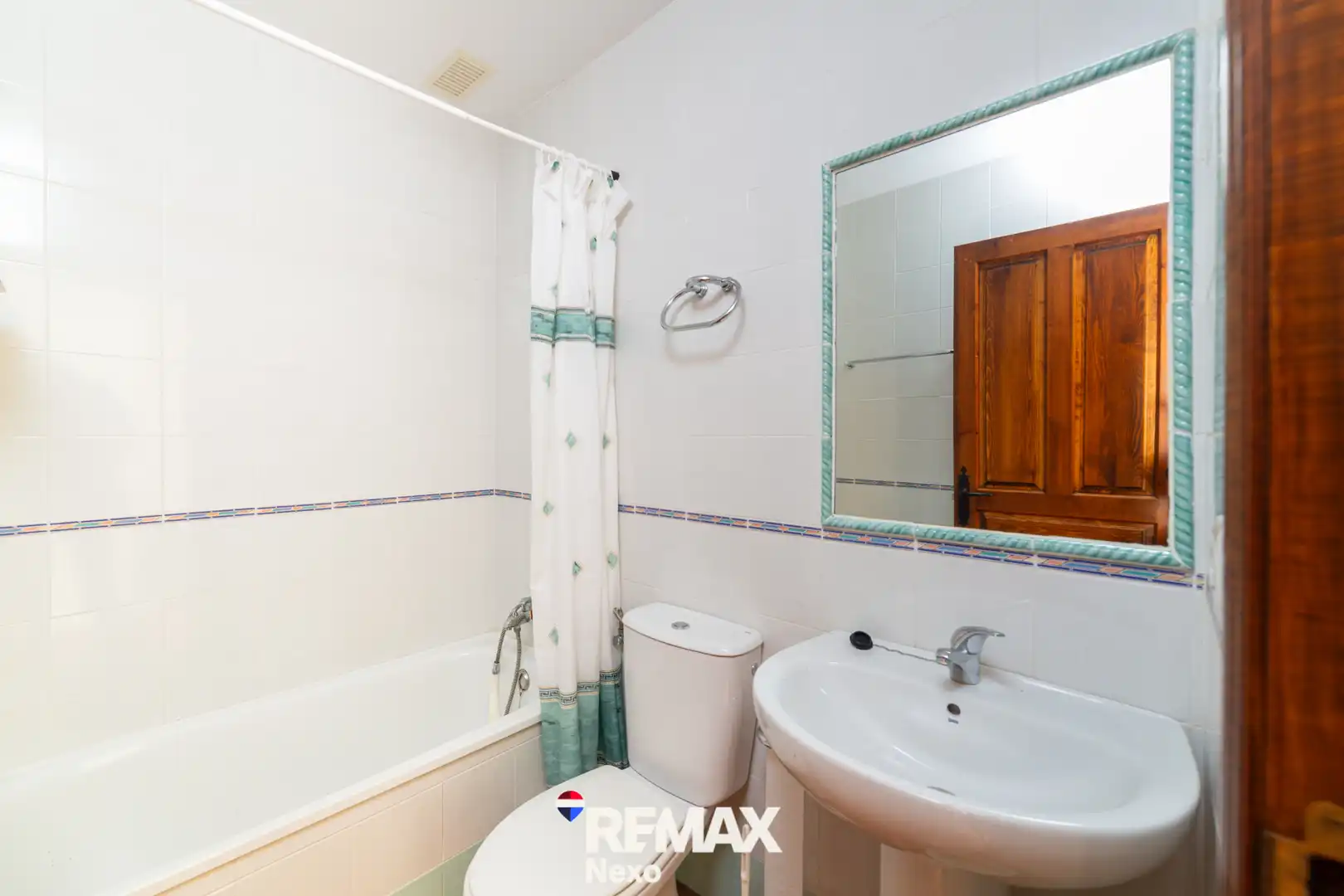 Bathroom of Buildings for sale in San Llorente