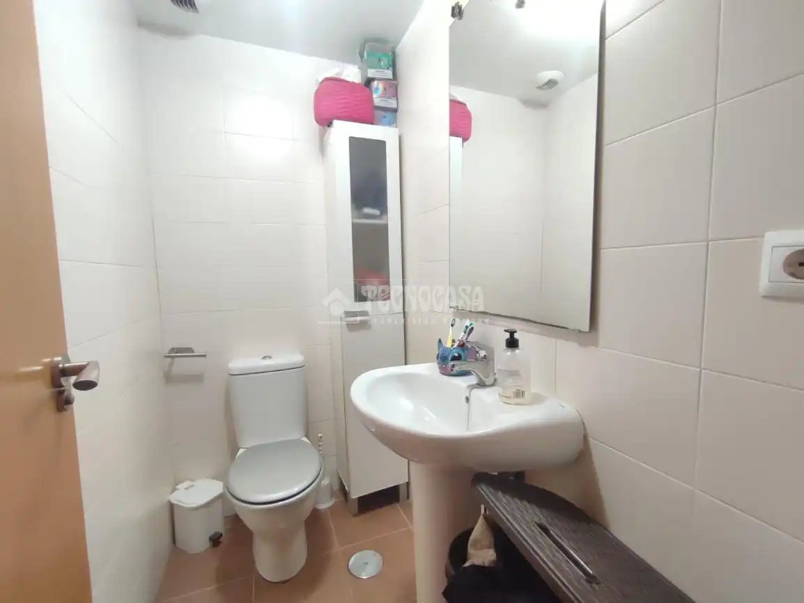 Bathroom of Flat for sale in Sevilla  with Air Conditioner