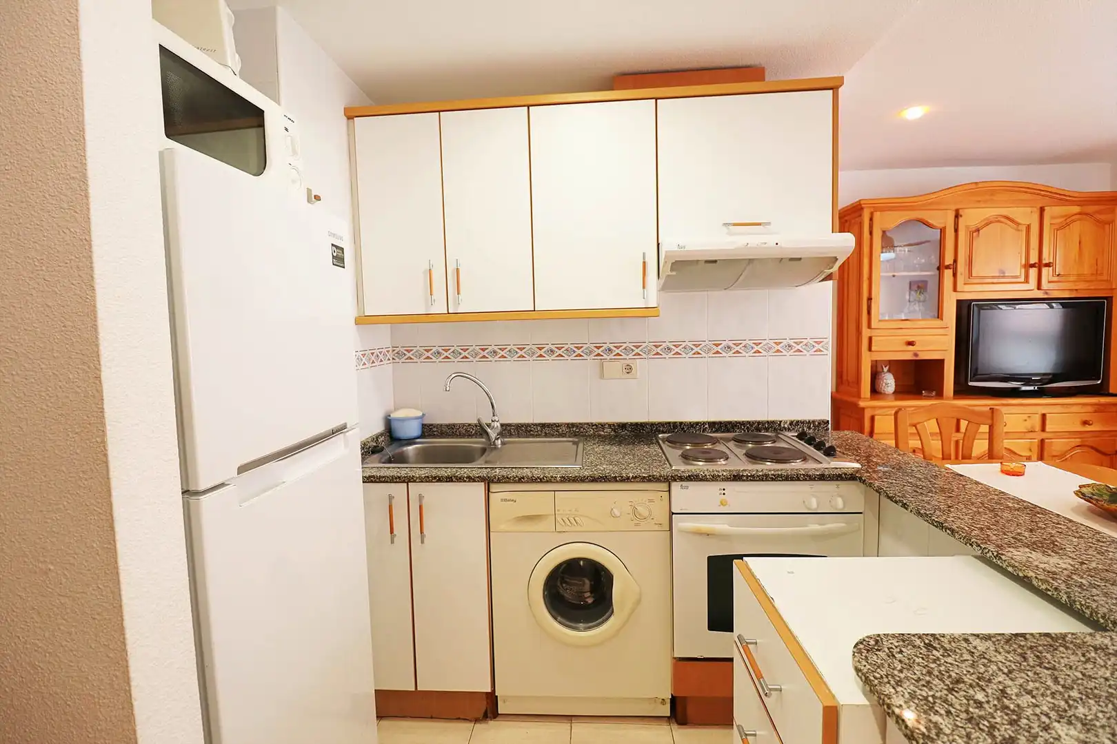 Kitchen of Flat for rent in Guardamar del Segura  with Terrace, Furnished and Oven
