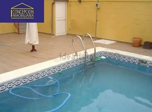 Piscina de Casa adosada en venda en Córdoba amb Aire condicionat, Calefacció i Terrassa