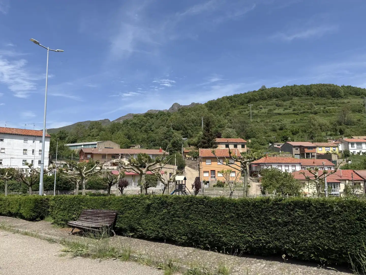 Vista exterior de Pis en venda en La Pola de Gordón 