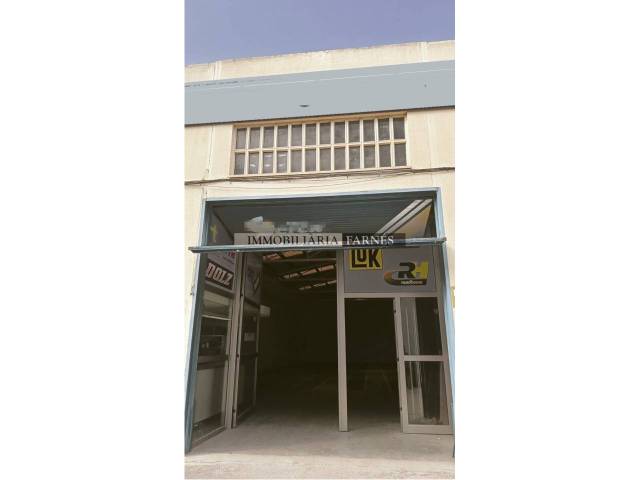 Nave industrial en Venta en Ronda Can Boada Vell en Palau-solità i Plegamans