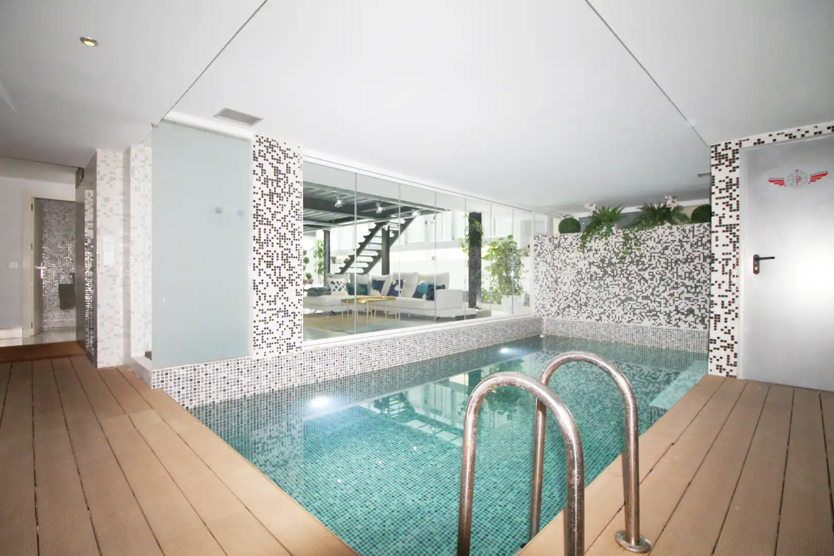Piscina de Dúplex en venda en Madrid amb Aire condicionat, Calefacció i Terrassa
