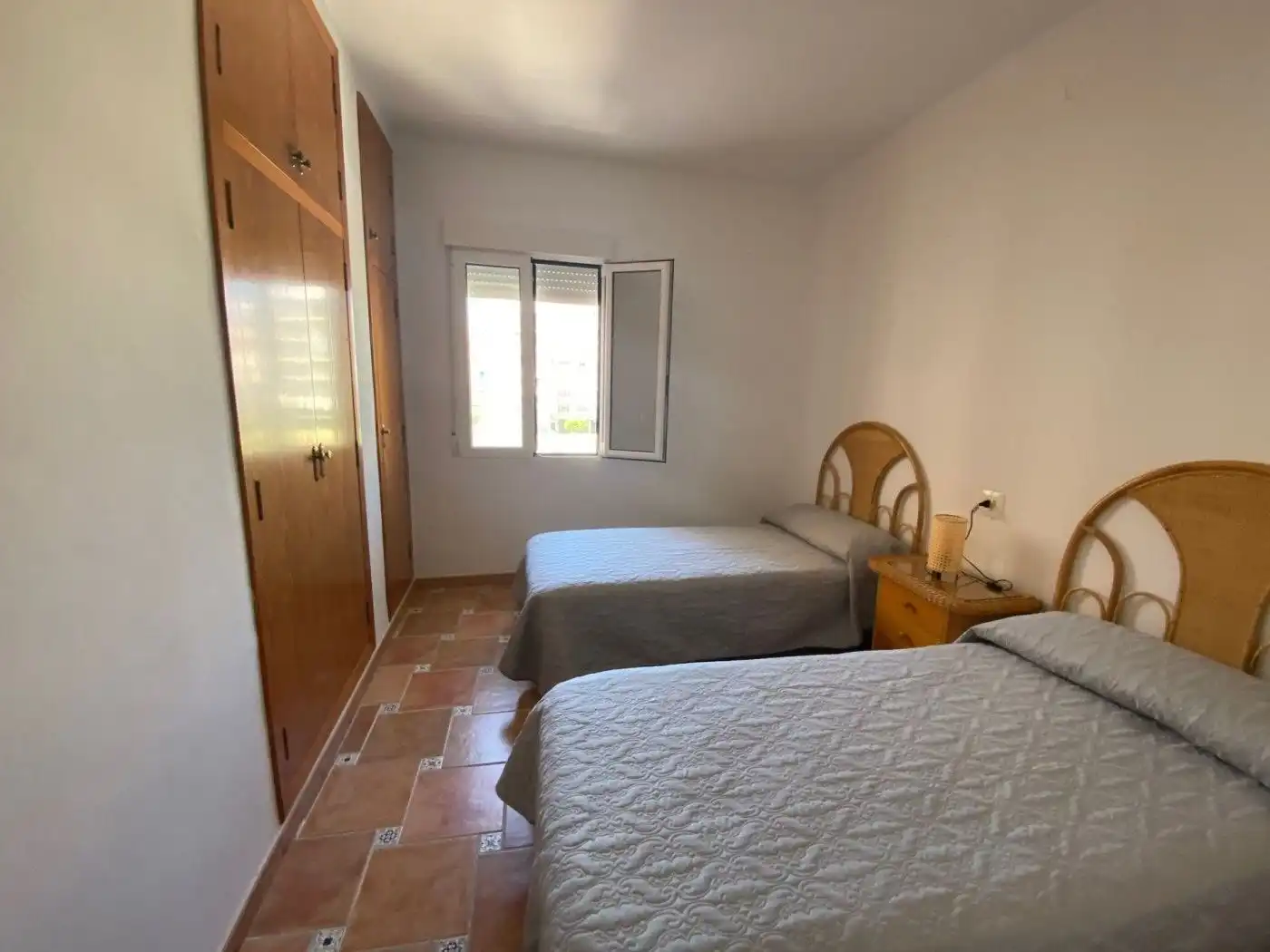 Mini appartamento con giardino in affitto a Passeig Maritim Neptu, imagen 16