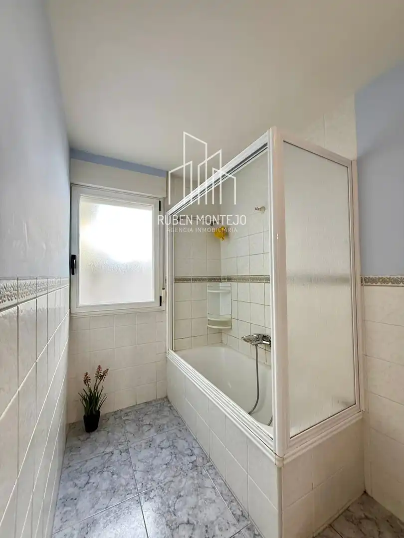 Baño de Piso en venta en Santa Marta de Tormes con Calefacción y Terraza
