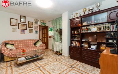 Living room of Duplex for sale in  Madrid Capital