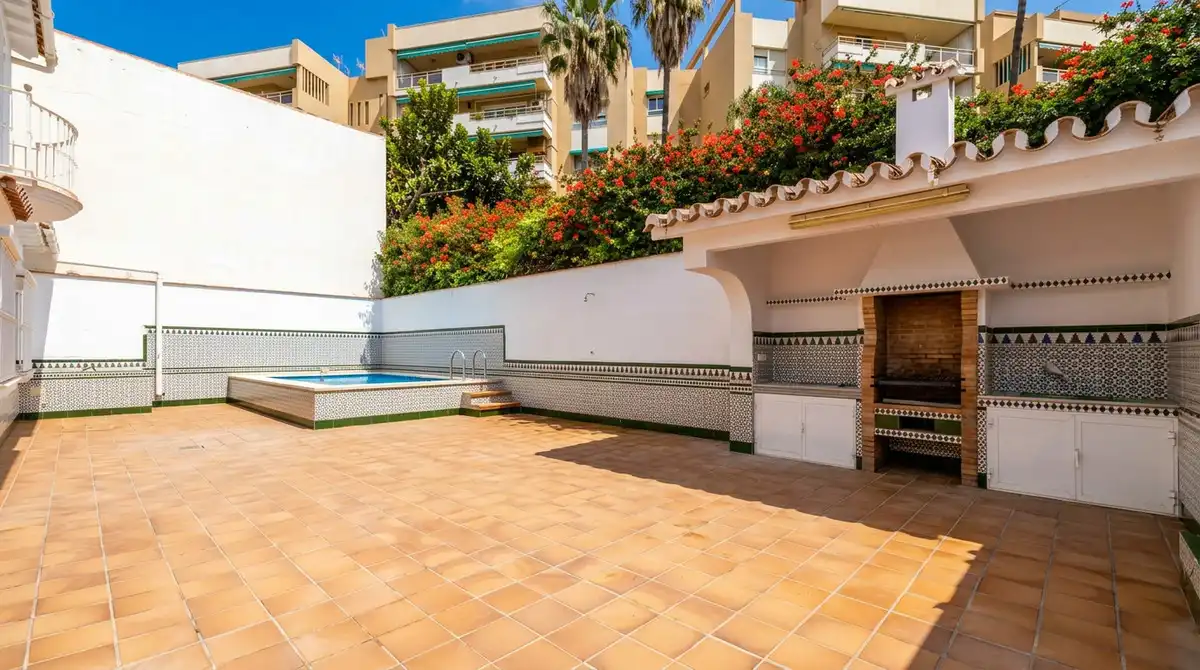 Terrassa de Casa adosada en venda en Málaga amb Aire condicionat, Calefacció i Jardí privat