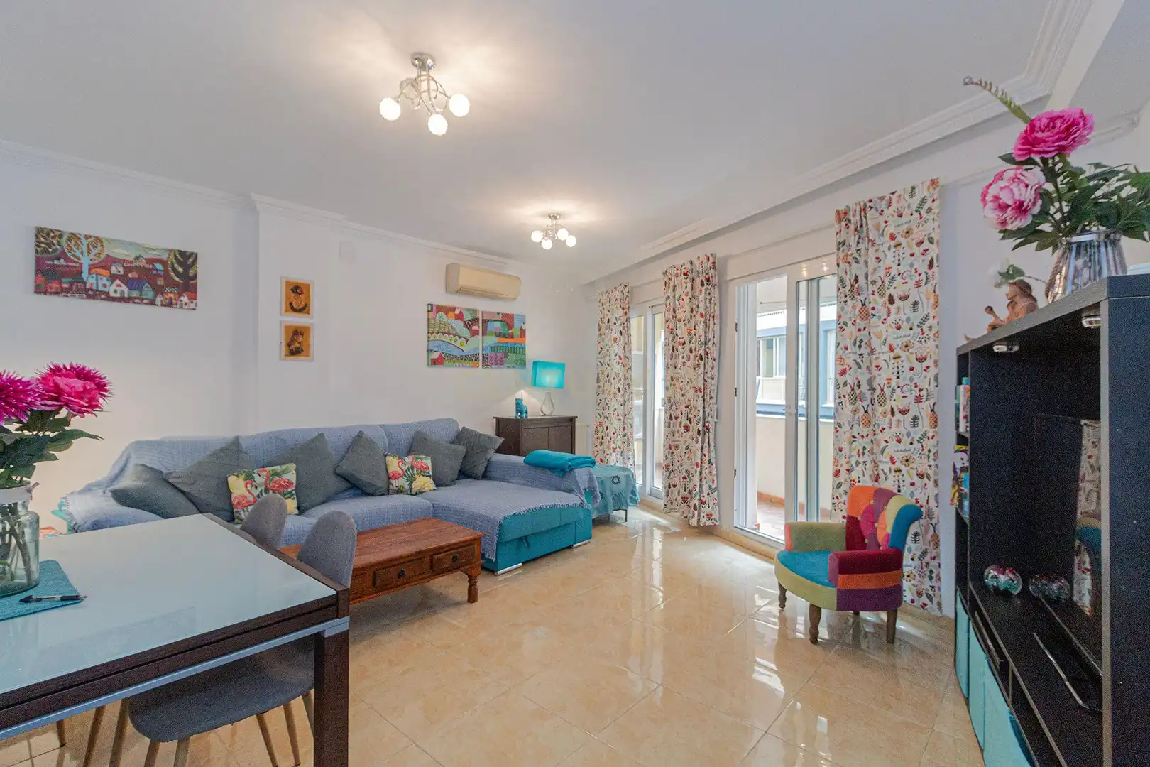 Sala de estar de Apartamento en venta en Calpe / Calp con Aire acondicionado, Trastero y Piscina comunitaria
