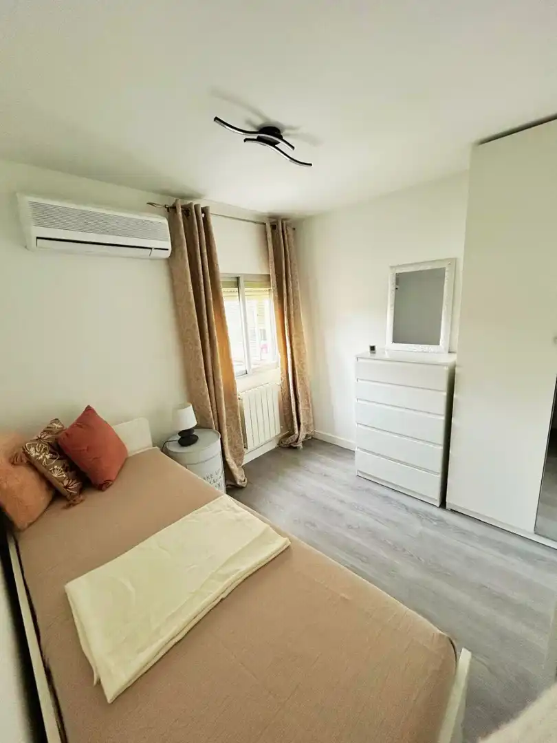 Schlafzimmer von Wohnung zum Verkauf in Alcobendas mit Klimaanlage, Heizung und Terrasse