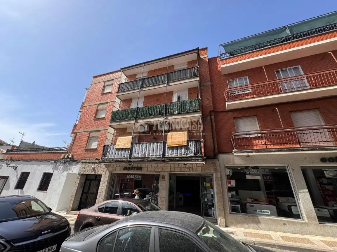 Vista exterior de Piso en venta en Navalcarnero