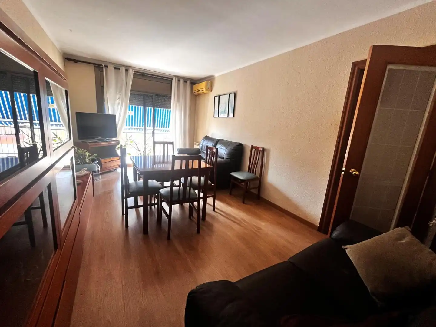 Sala d'estar de Pis en venda en Olesa de Montserrat amb Aire condicionat, Calefacció i Parquet
