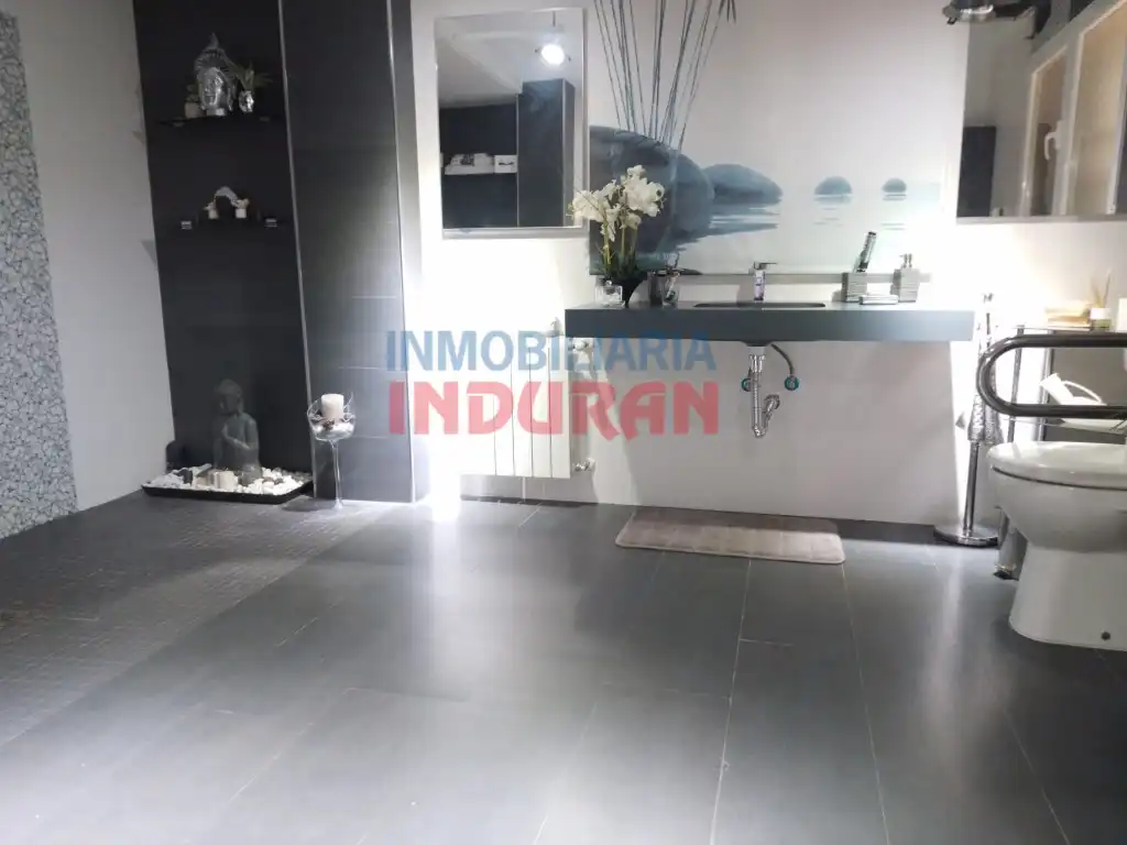 Wohnung zum Verkauf in Navalmoral de la Mata mit Privatgarten, Terrasse und Schwimmbad