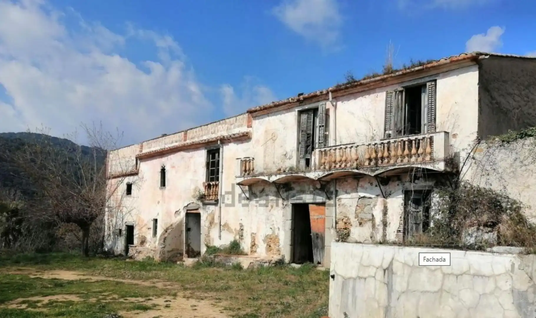 Country house with pool for sale in Calle Can Vila