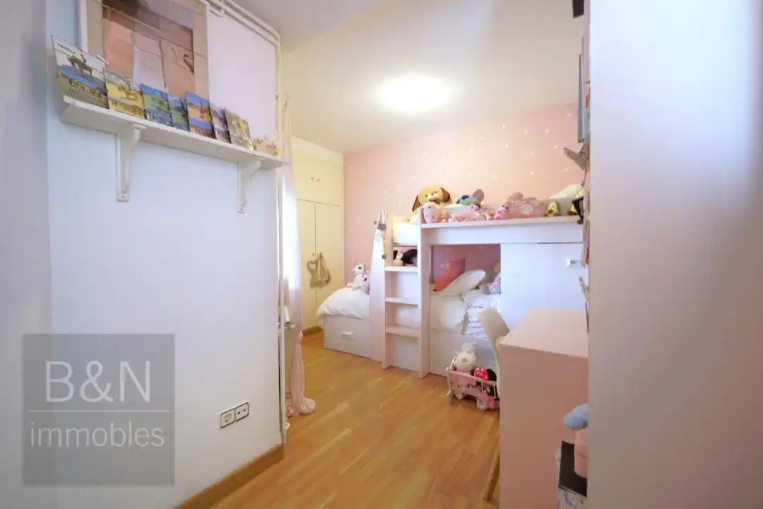Habitación de Casa o chalet en venta en Terrassa con Calefacción y Terraza