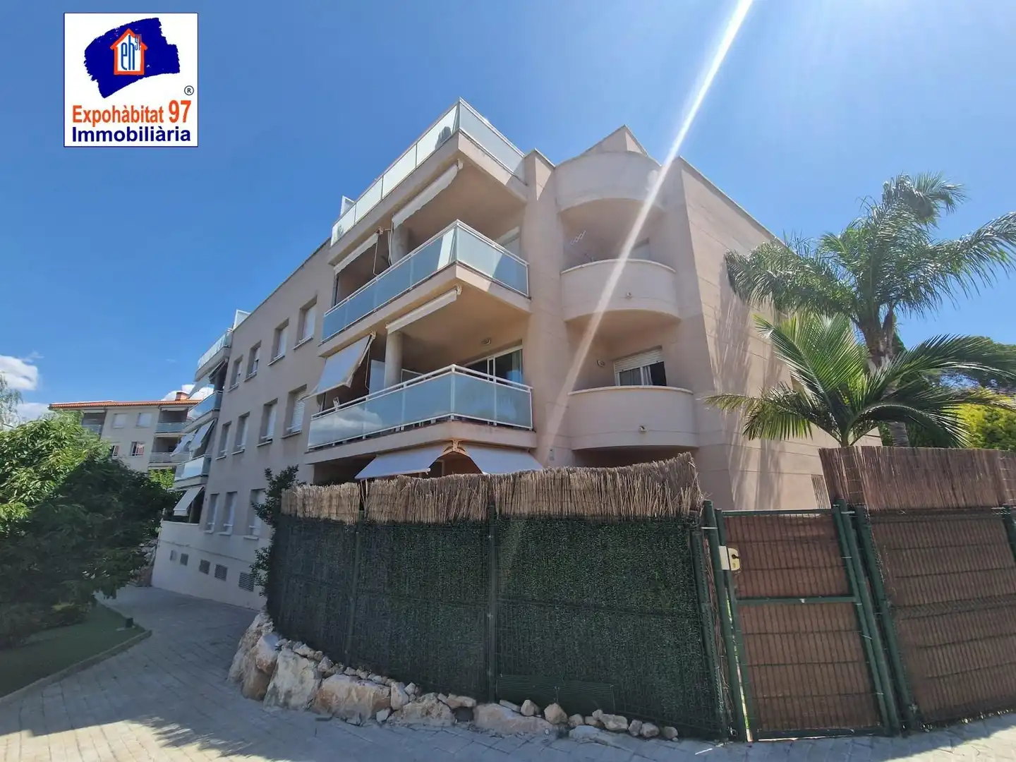 Vista exterior de Apartament en venda en Salou amb Aire condicionat, Calefacció i Jardí privat