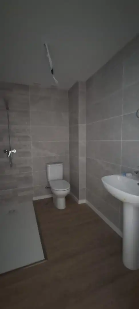 Bathroom of Flat for sale in Málaga  with Air Conditioner, Terrace and Storage room