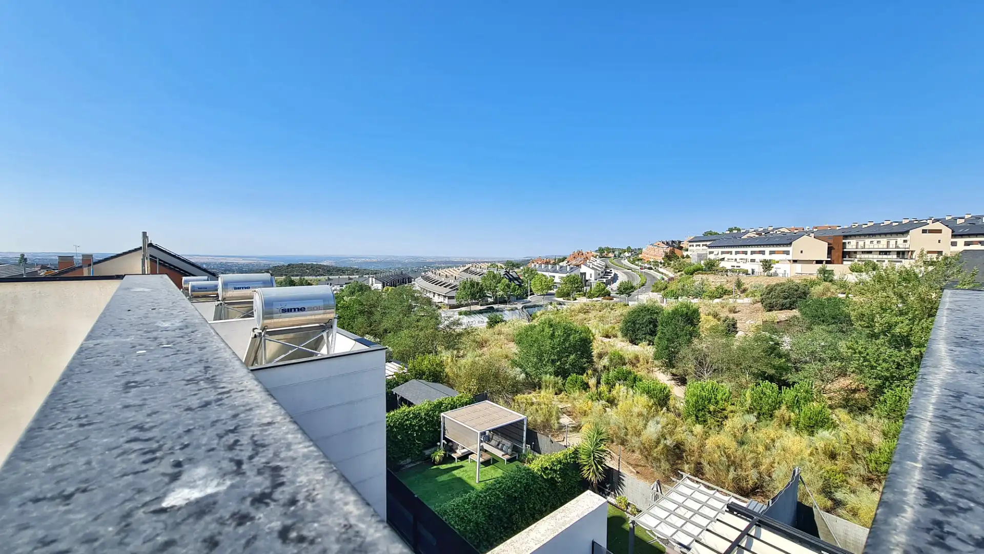 Detached homes for rent in Calle de la Navallera, Centro Comercial - Hospital