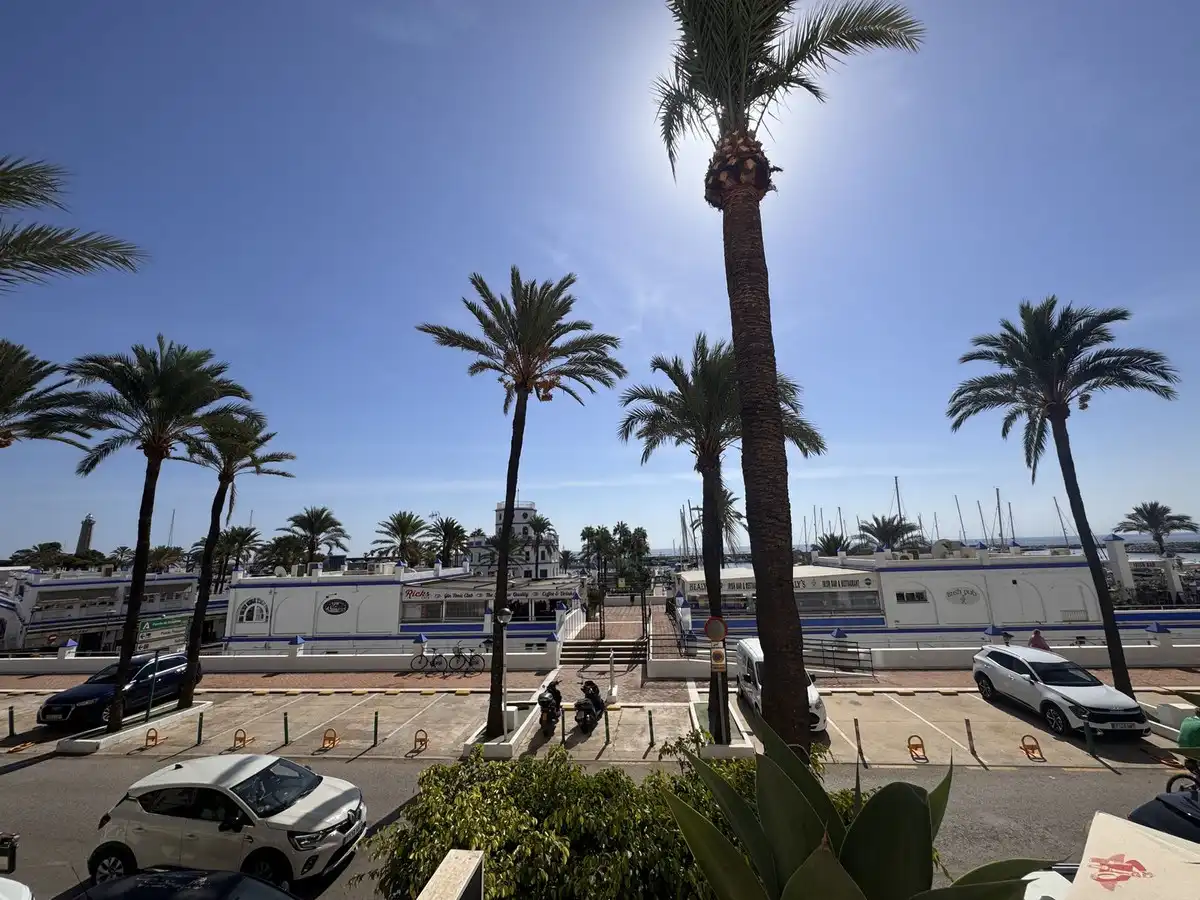 Außenansicht von Wohnungen zur Miete in Estepona Pueblo