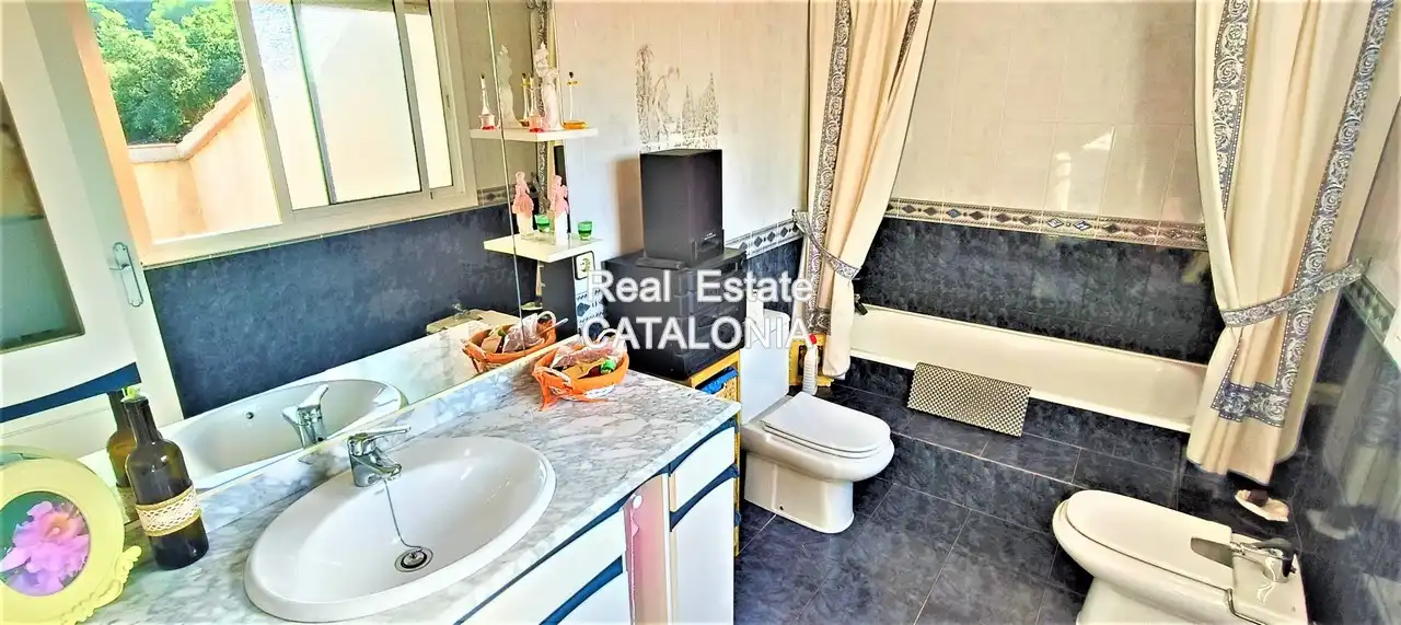Bathroom of Houses for sale in Lloret de Mar  with Air Conditioner, Heating and Private garden