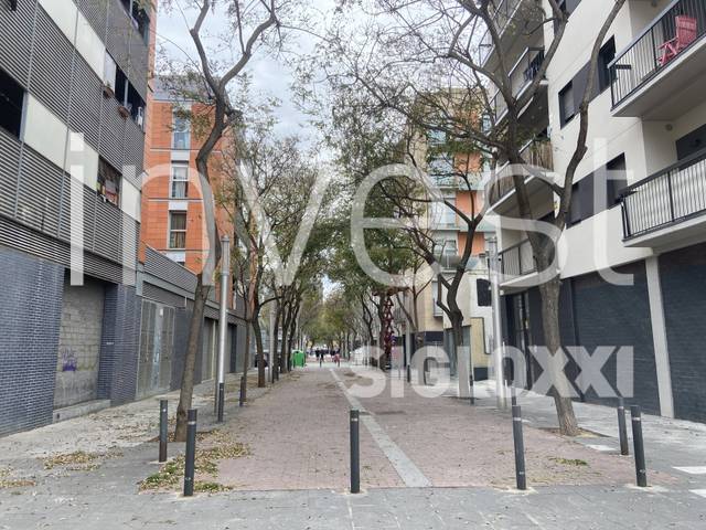 Local comercial en Venta en ROSALIA DE CASTRO en Port Forum