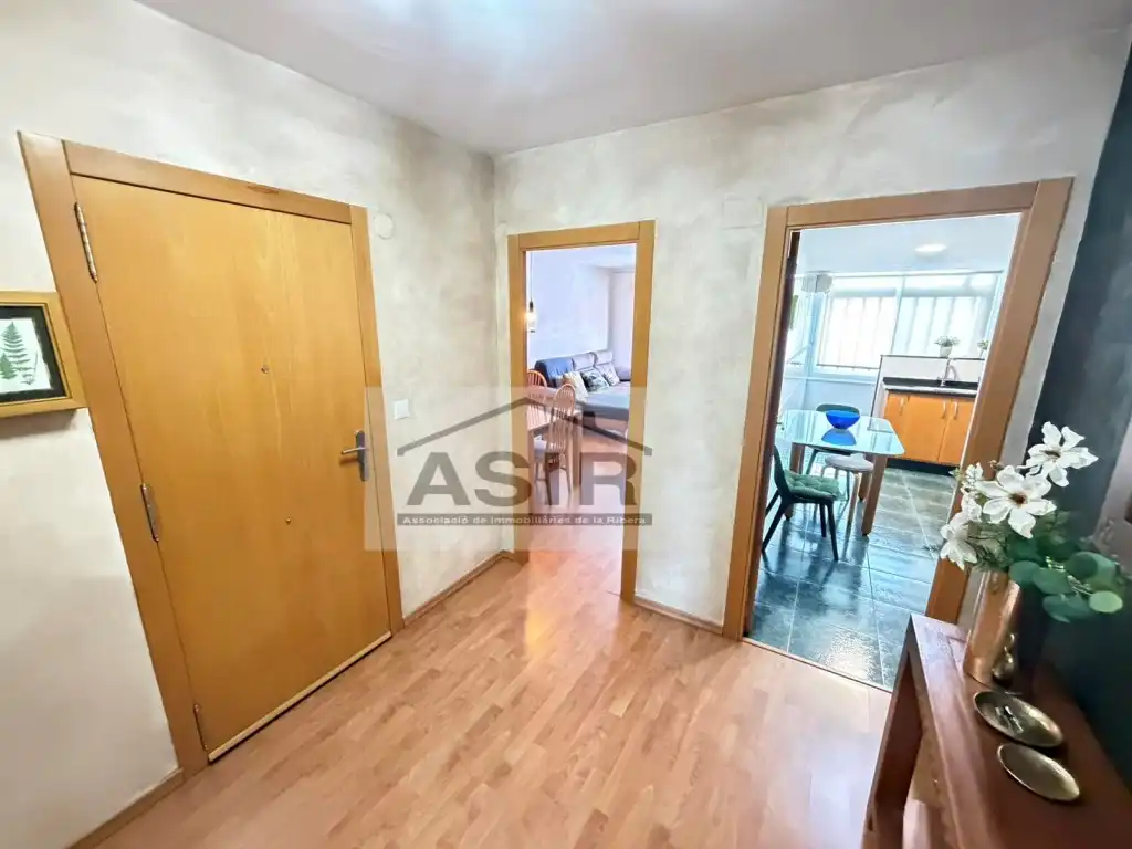 Schlafzimmer von Dachboden zum Verkauf in Alzira mit Klimaanlage und Balkon