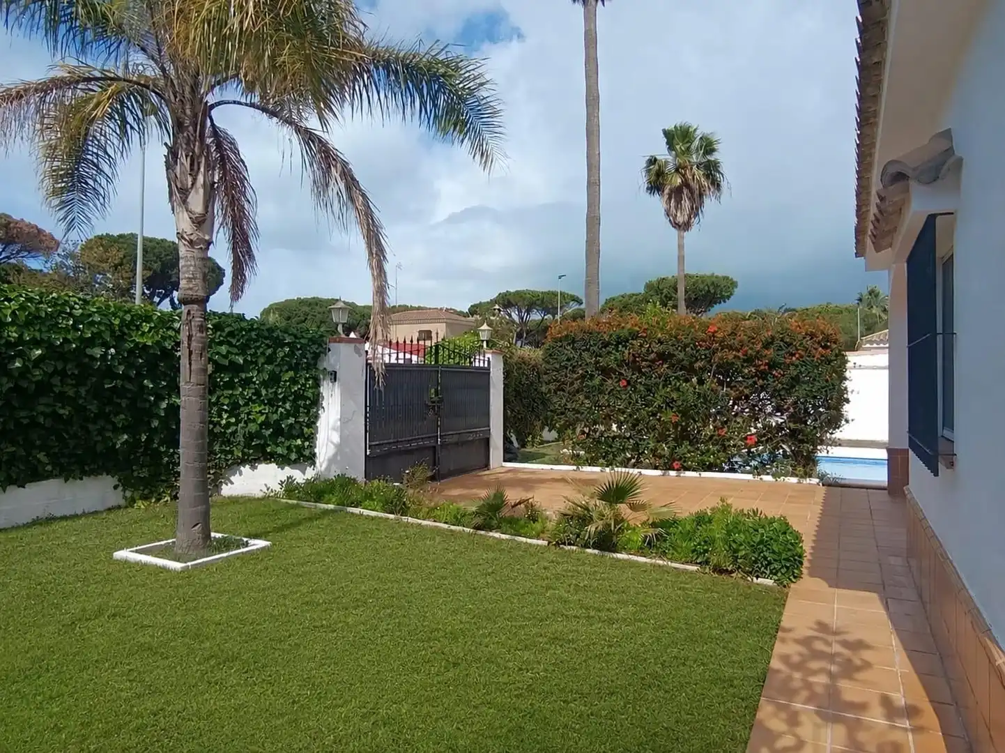 Jardín de Casa o chalet en venta en Chiclana de la Frontera con Aire acondicionado, Jardín privado y Trastero