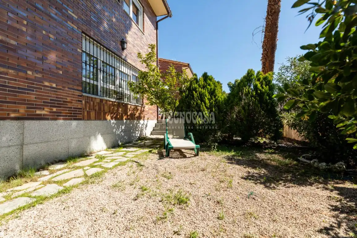 Jardín de Casa adosada en venta en Torrelodones con Calefacción, Jardín privado y Terraza