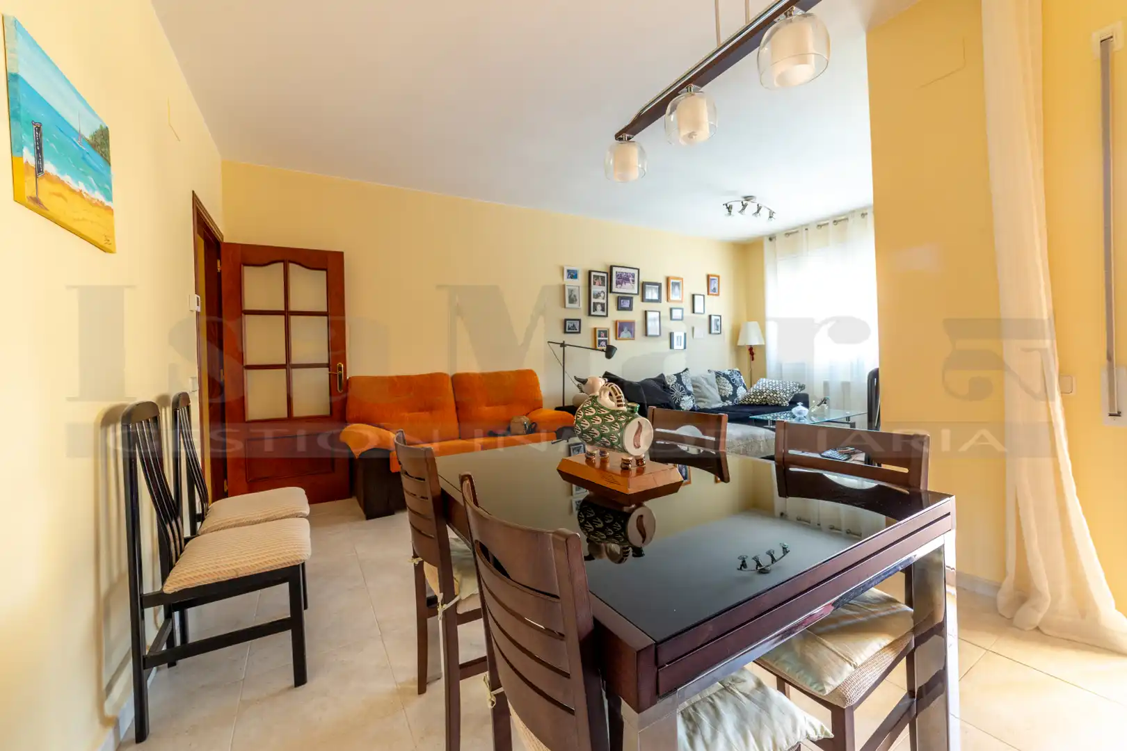 Sala de estar de Casa adosada en venta en Calafell con Aire acondicionado, Calefacción y Jardín privado
