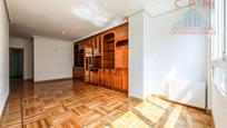 Sala d'estar de Pis de lloguer en  Madrid Capital amb Aire condicionat, Calefacció i Parquet