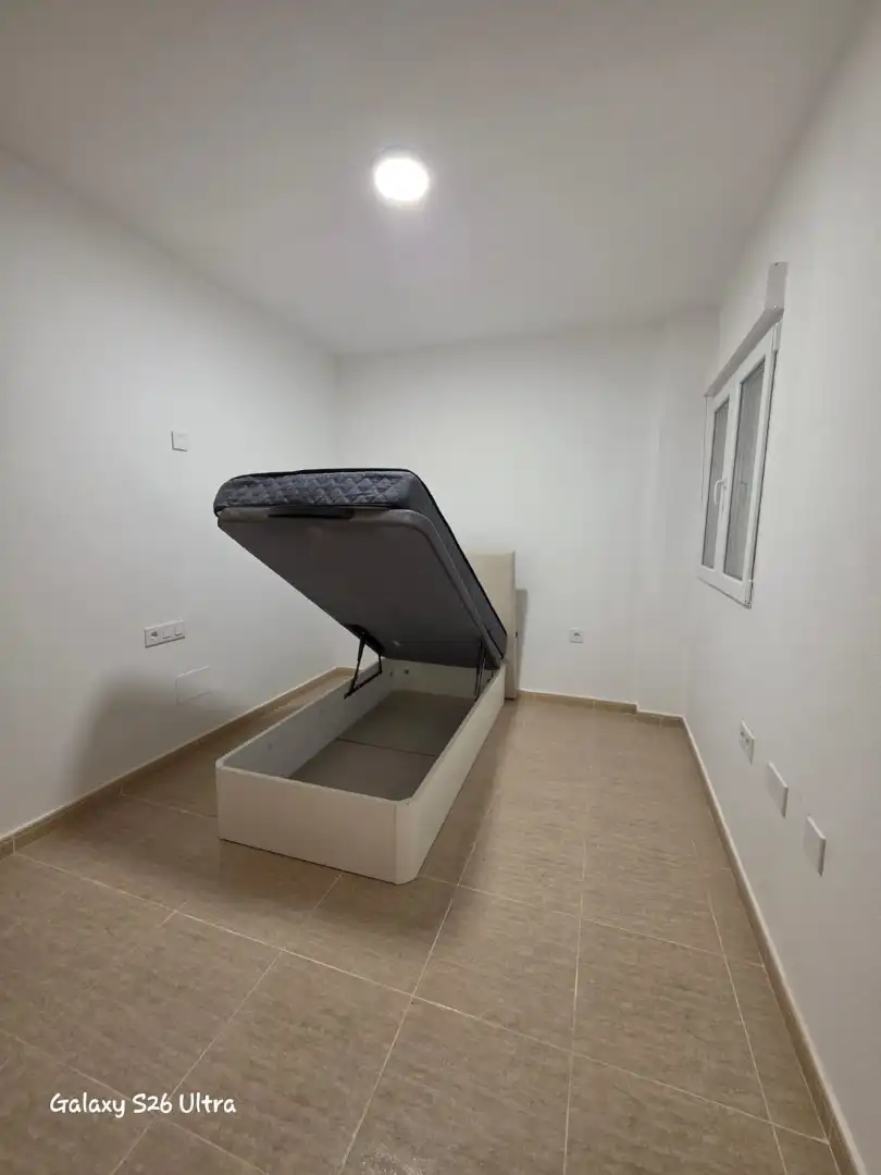 Habitación de Piso de alquiler en Albatera con Aire acondicionado, Trastero y Amueblado