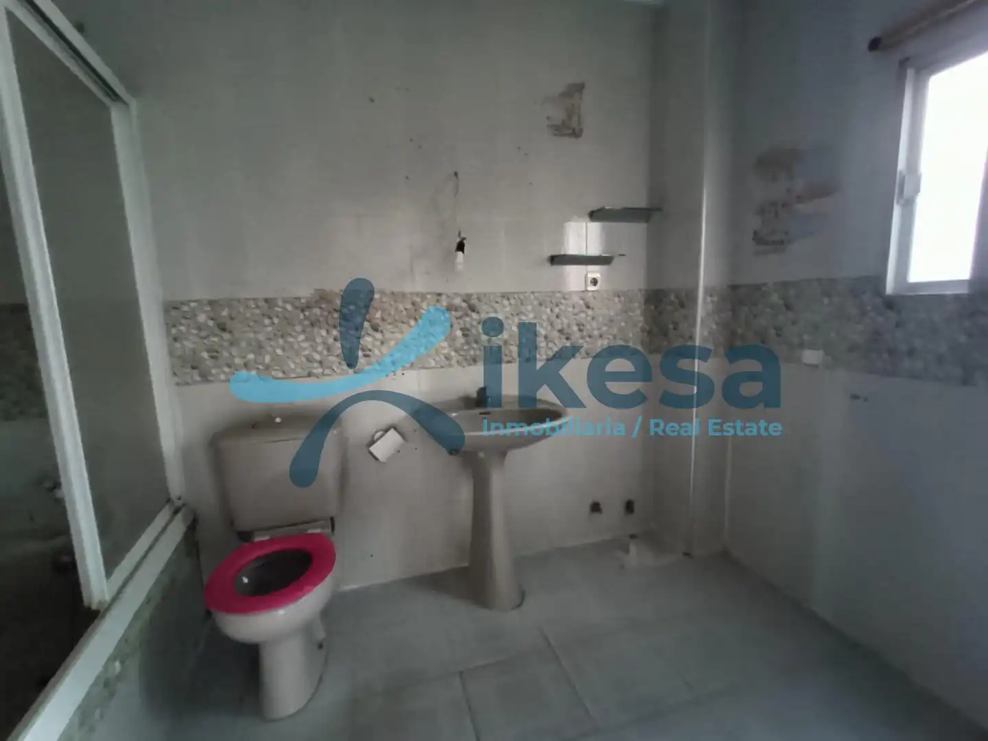 Casa adosada en venta en Lora del Río