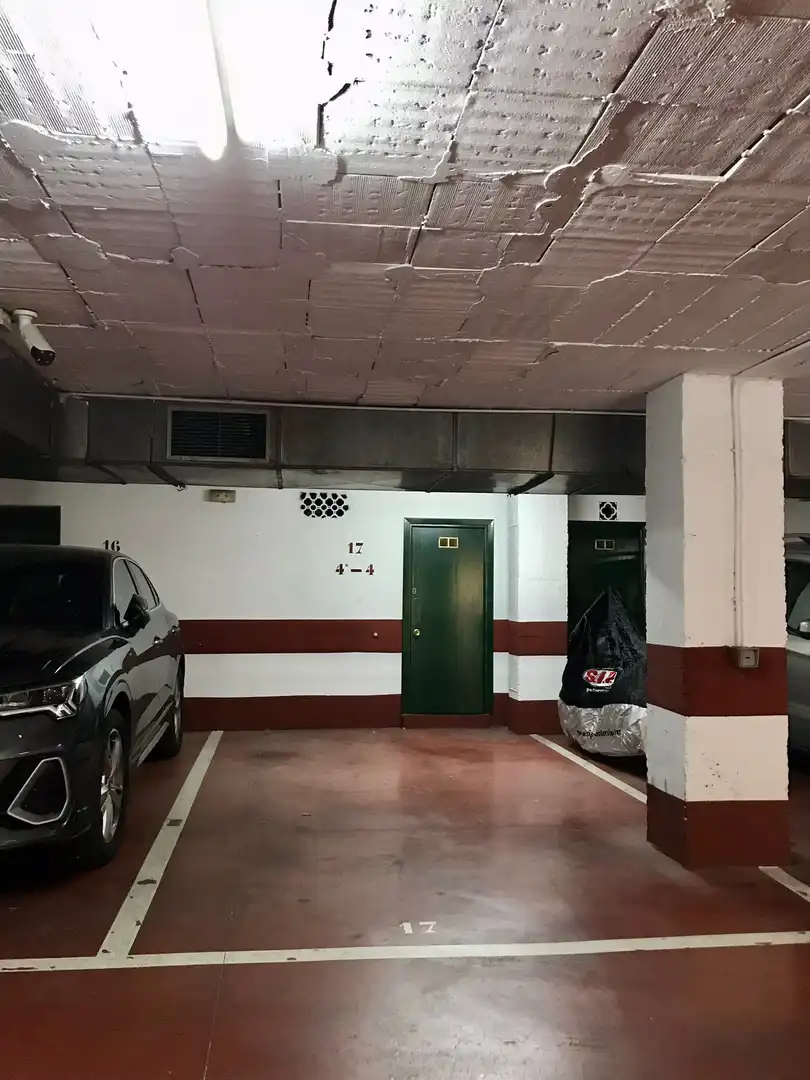 Parkplatz von Wohnungen zum Verkauf in Marbella mit Terrasse, Abstellraum und Möbliert