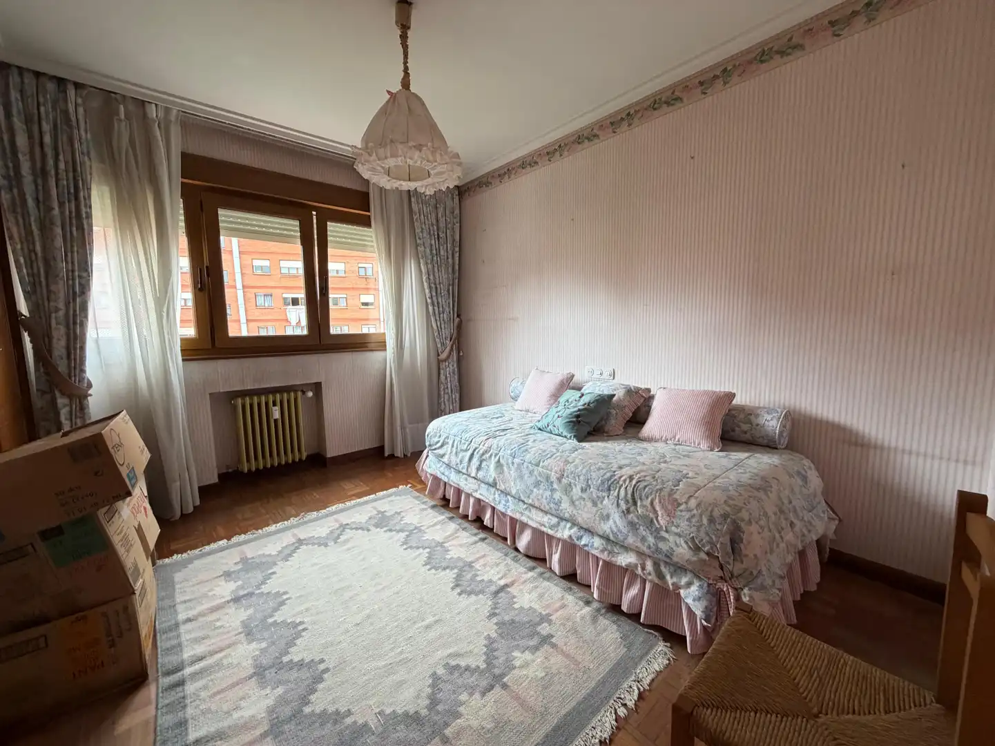 Habitación de Piso en venta en Avilés con Calefacción, Parquet y Terraza