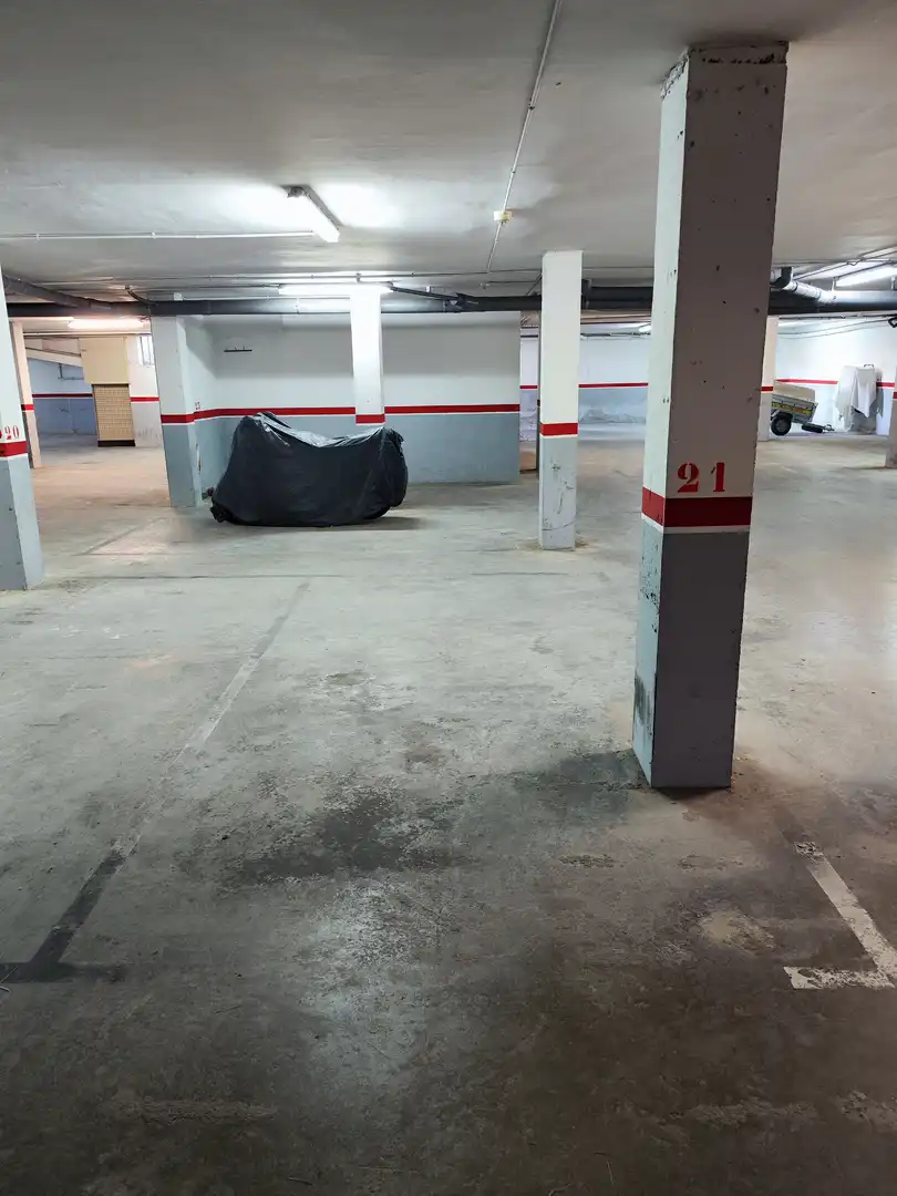 Garaje de alquiler en Passeig de Miramar, 146, Barri Marítim