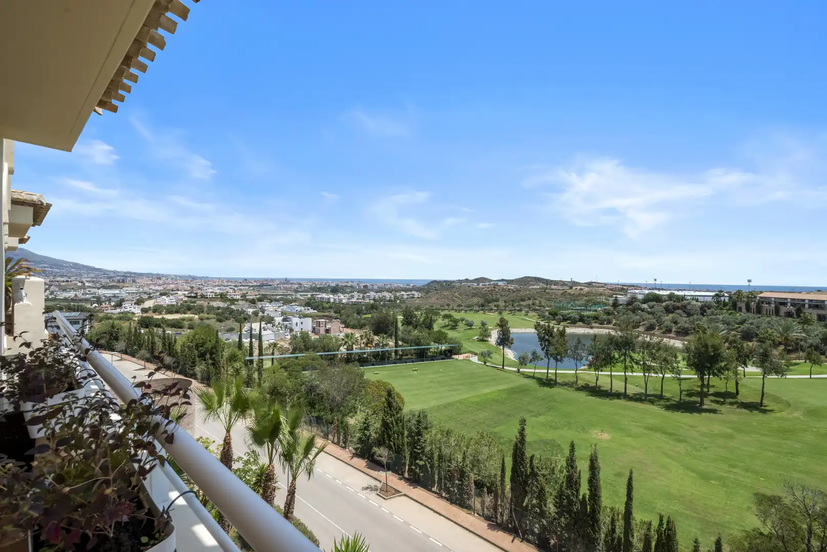 Vista exterior de Ático en venta en Mijas con Aire acondicionado, Terraza y Trastero