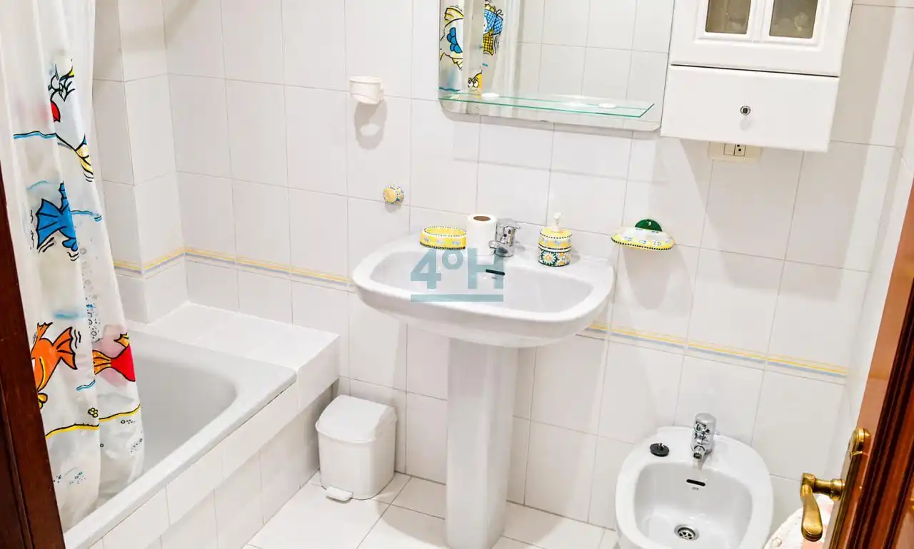 Baño de Piso en venta en Ourense Capital  con Calefacción, Parquet y Trastero