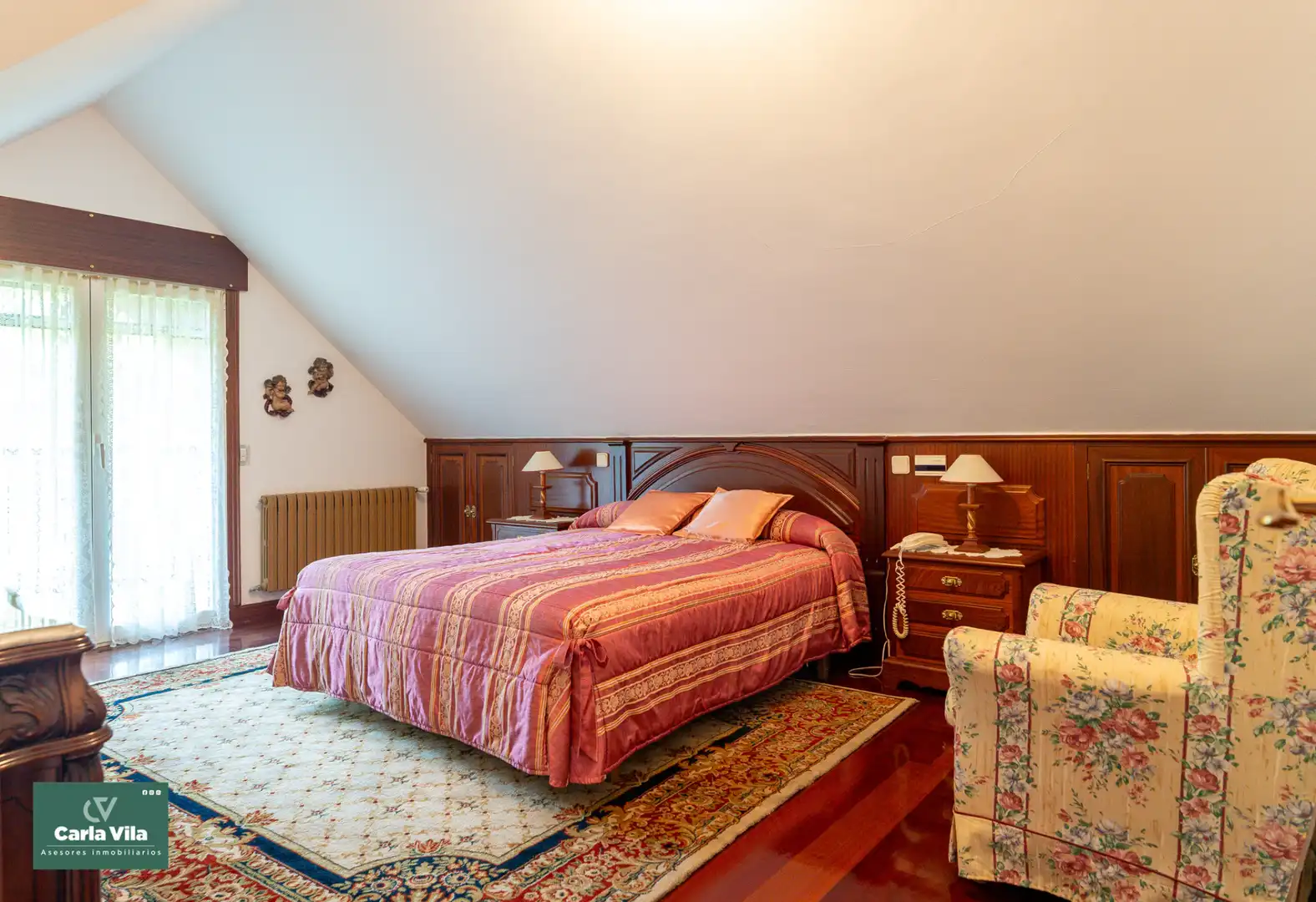 Dormitori de Casa o xalet en venda en Lugo amb Calefacció, Jardí privat i Parquet
