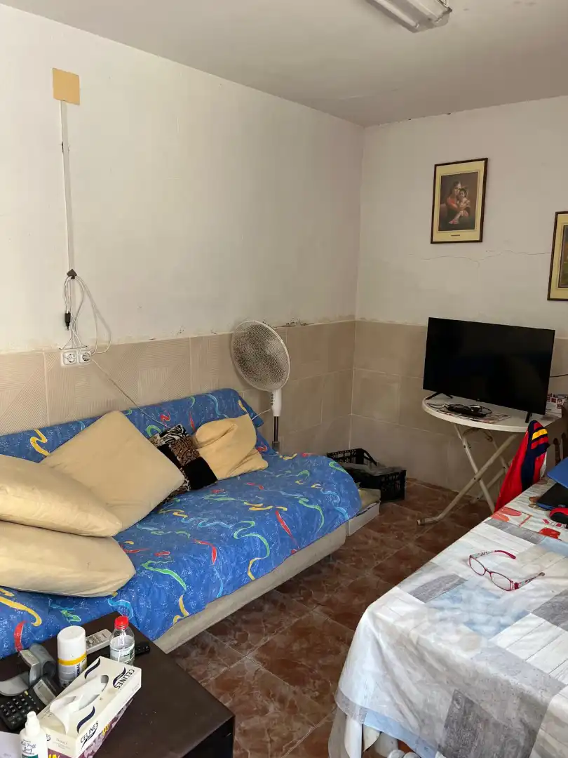 Habitación de Local en venta en Mont-roig del Camp con Aire acondicionado, Terraza y Amueblado