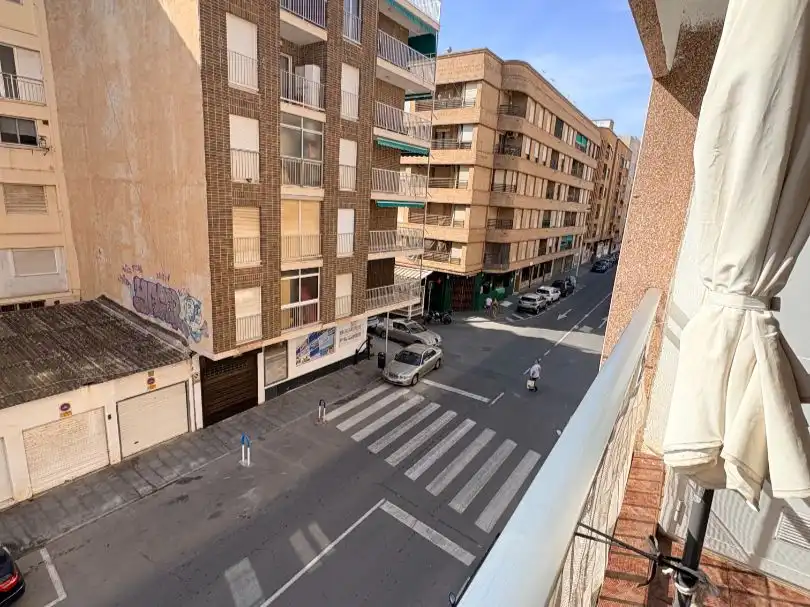 Vista exterior de Piso en venta en Torrevieja con Aire acondicionado, Terraza y Balcón