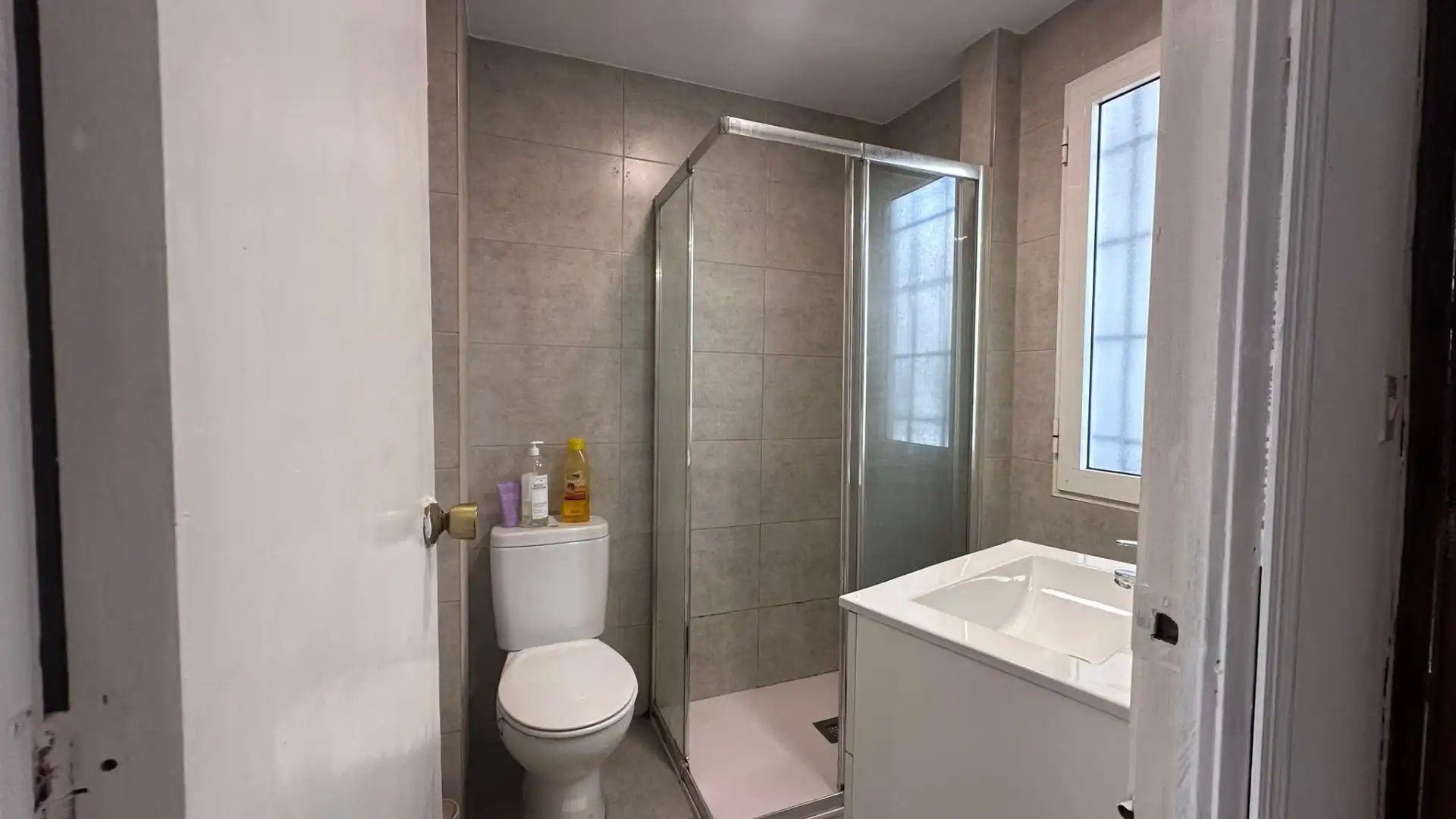 Bathroom of Flat for sale in Alicante / Alacant  with Air Conditioner and Balcony
